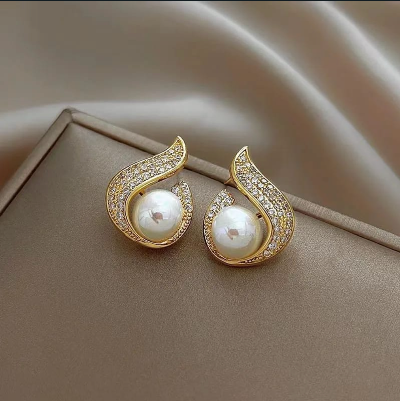 Korean Pearl Stud Earrings