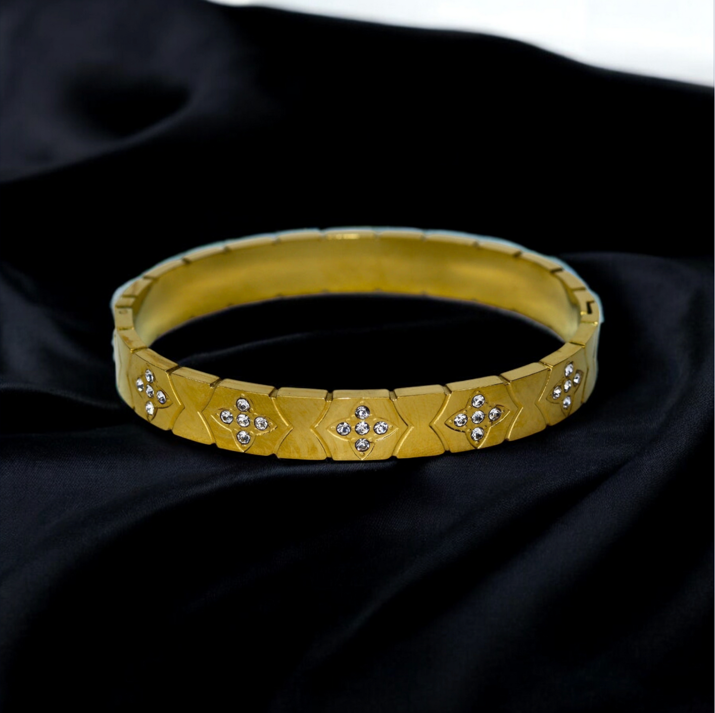 Flower Star Diamond Bangle