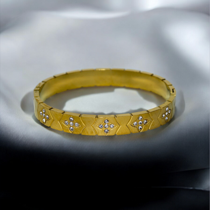 Flower Star Diamond Bangle